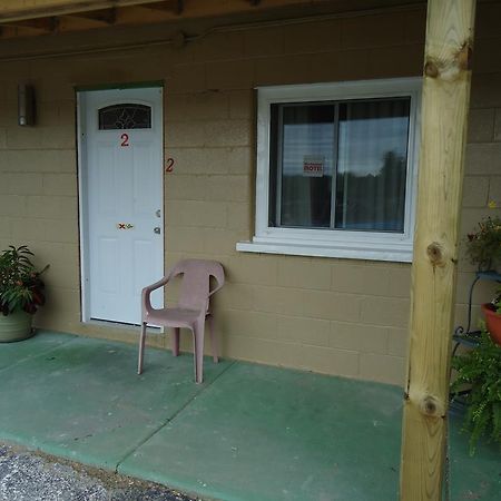 Westmount Motel Woodstock Bagian luar foto