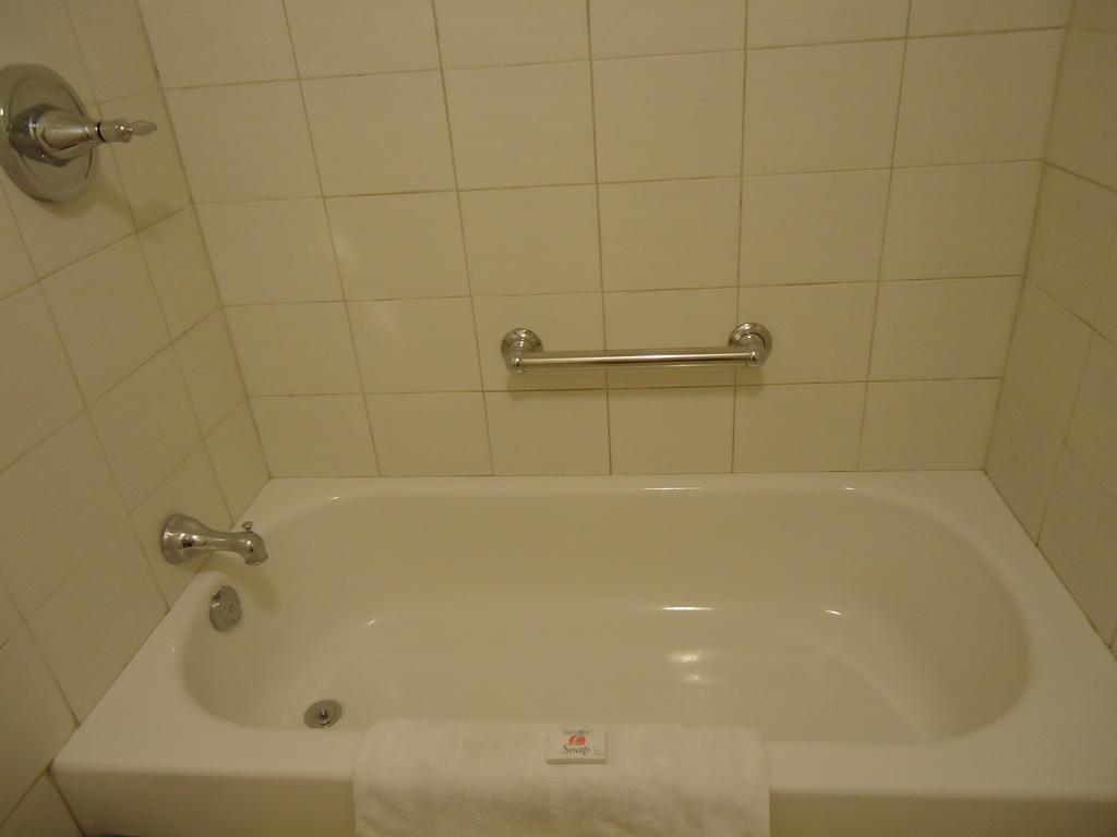 Westmount Motel Woodstock Bagian luar foto